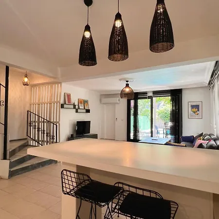 Βίλα Mossa, 3 Bedroom, Private Pool, Calis