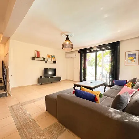 Mossa, 3 Bedroom, Private Pool, Calis Βίλα